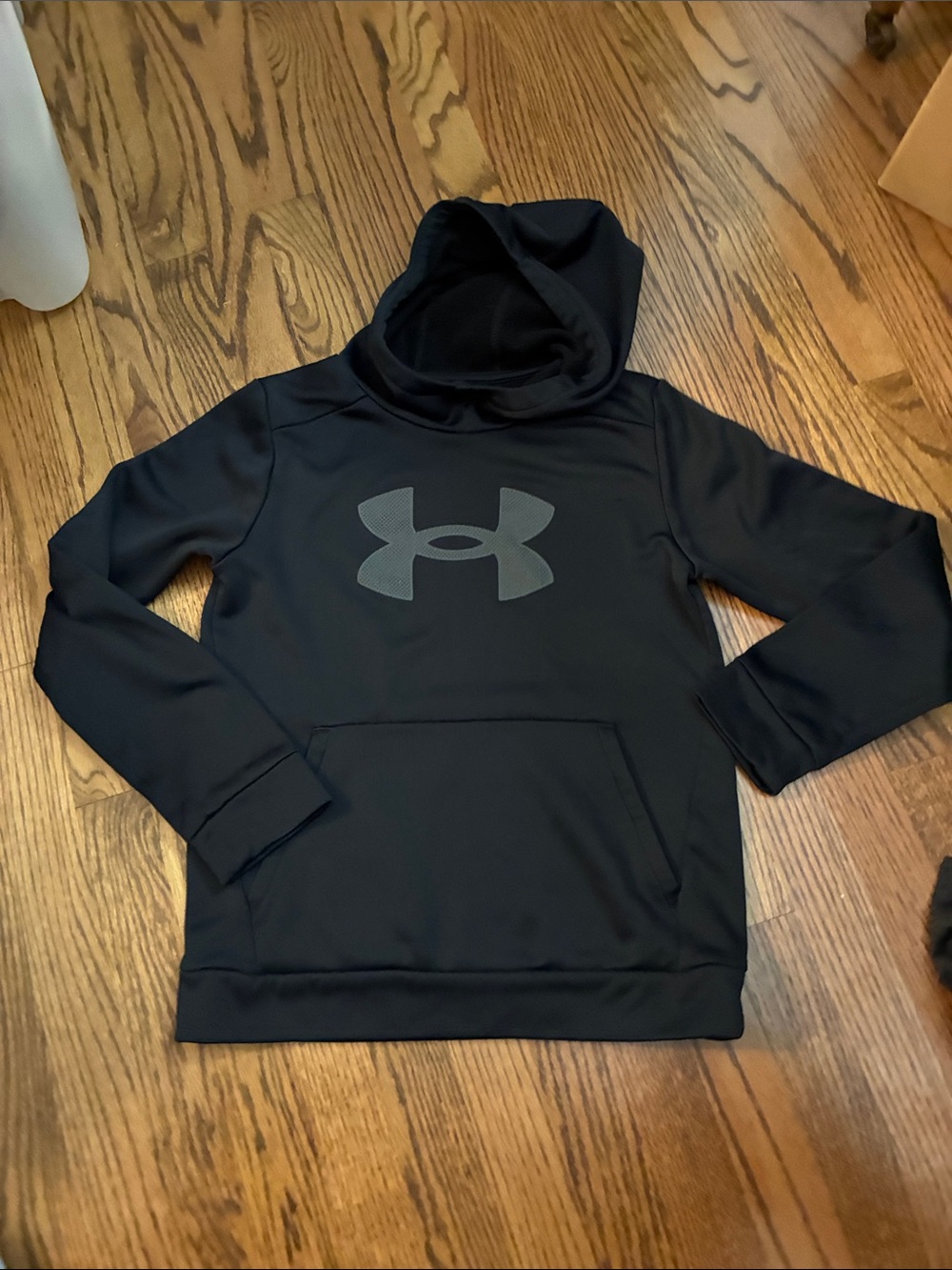 Under Armour kids size youth large black pullover hoodie  Sweatshirt